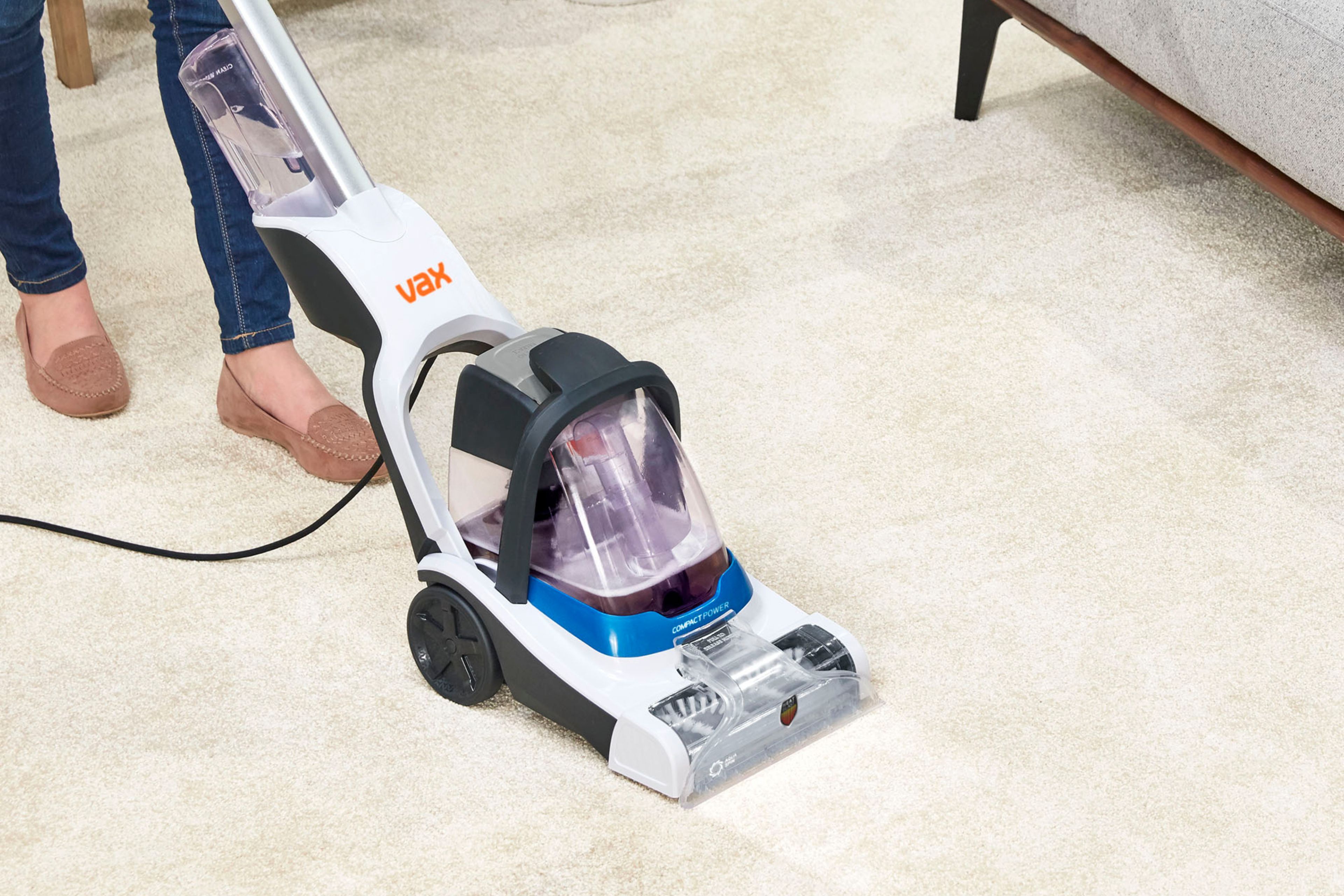VAX Compact Power Carpet Cleaner cleaning carpets 