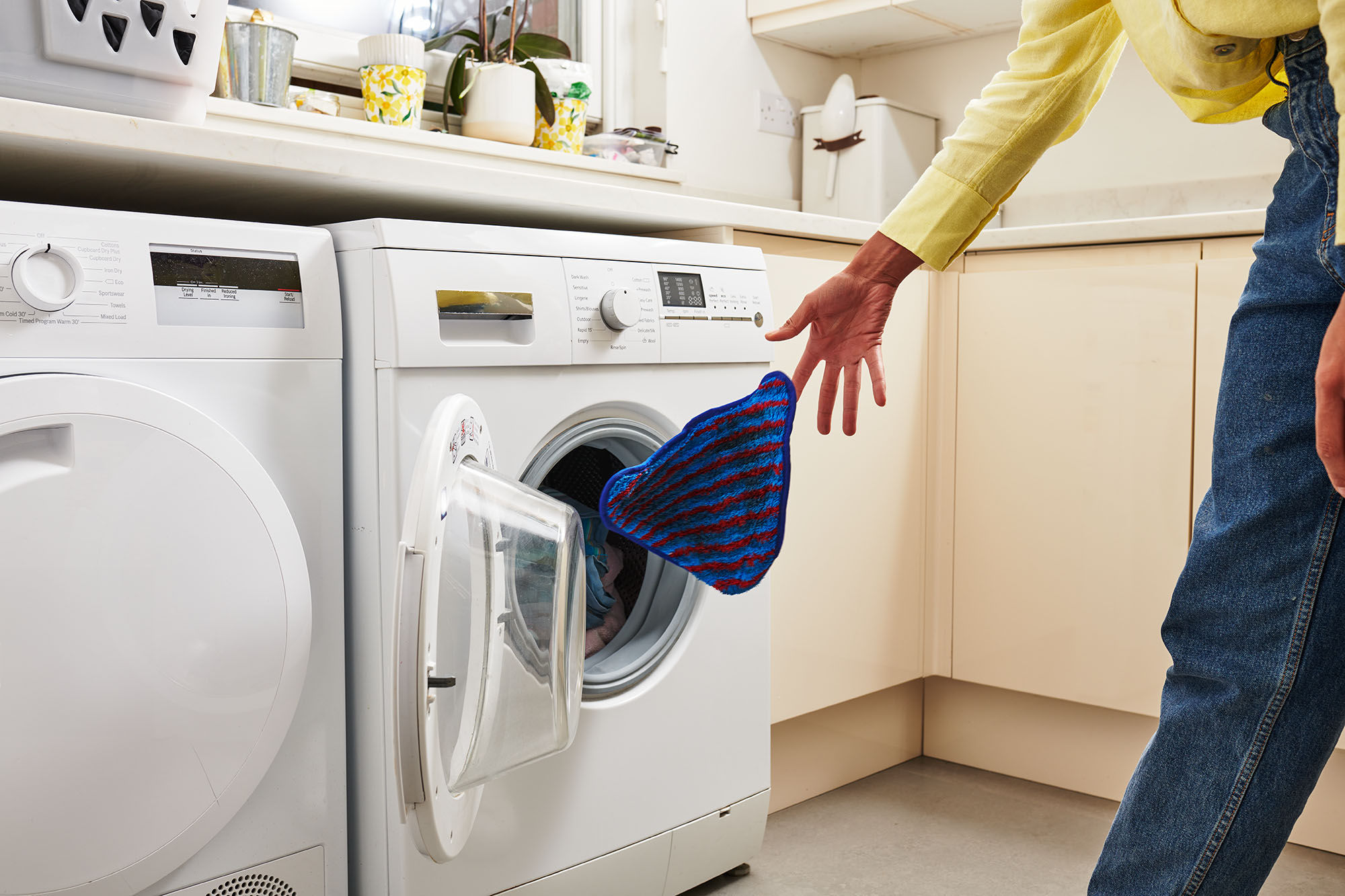 AA - HomePro Web Updates/AAA - New PDP Gallery Content/HardFloor Cleaners/Steam Fresh Total Home/VAX_Steam_Fresh_Total_Home_-_Large_Cleaning_Pad_Heavy_Duty_Throw_Washing_Machine_copy