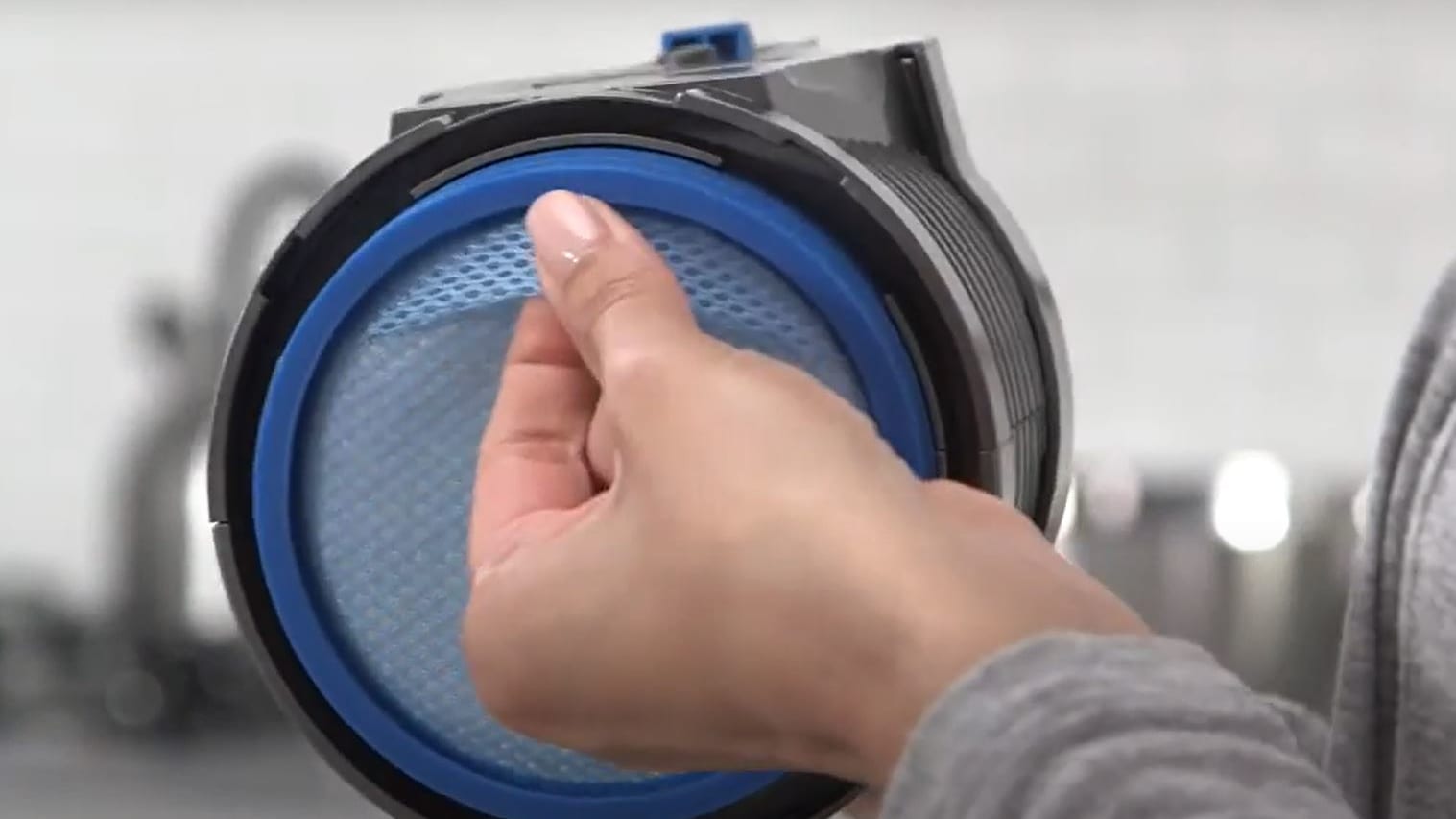 Remove pre motor filter