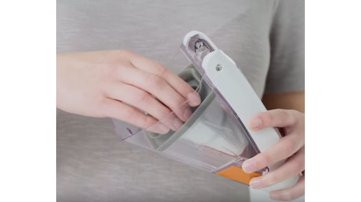 Remove filter from the dirt bin