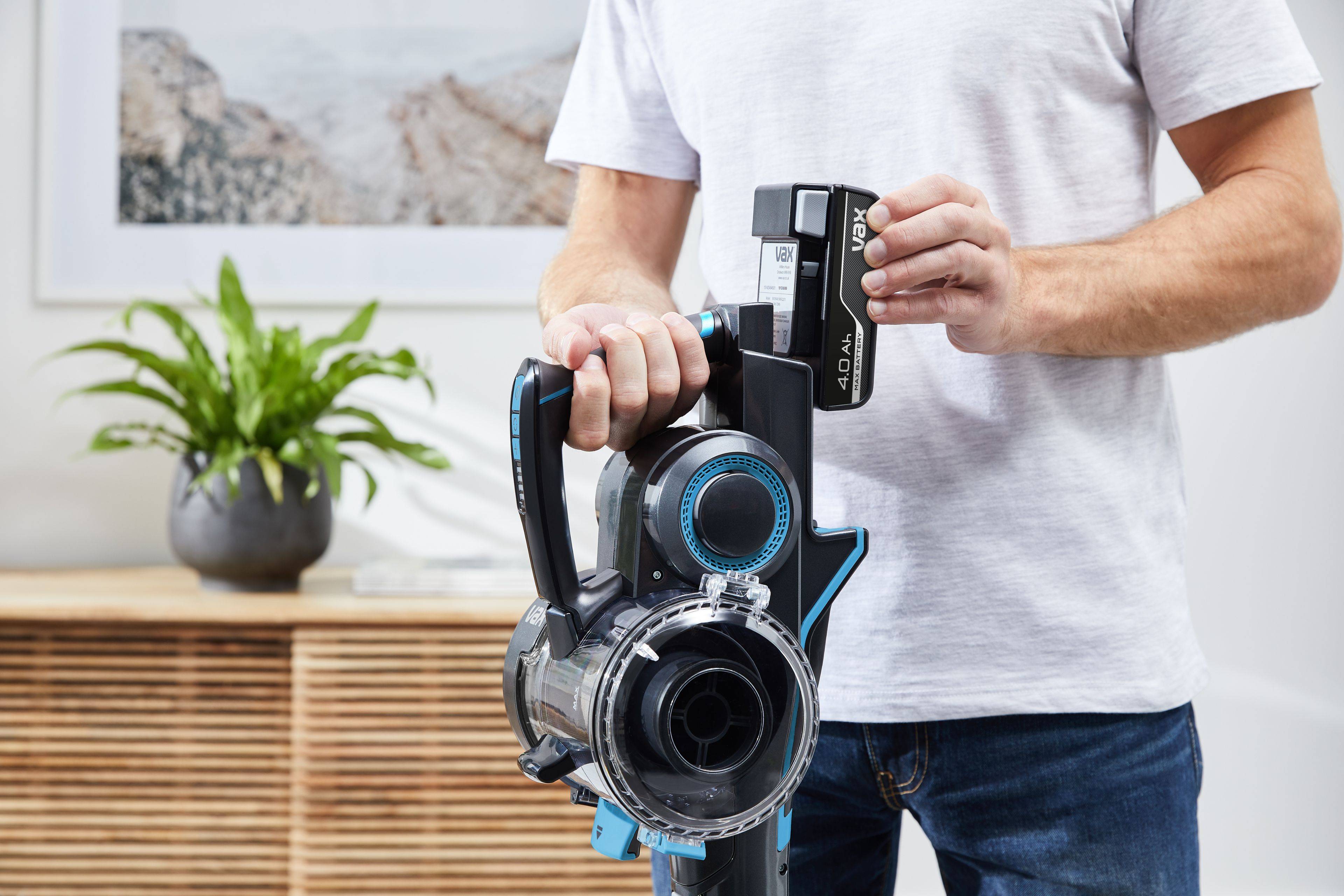 Up to 45 minutes runtime with VAX ONWPR Batteries*