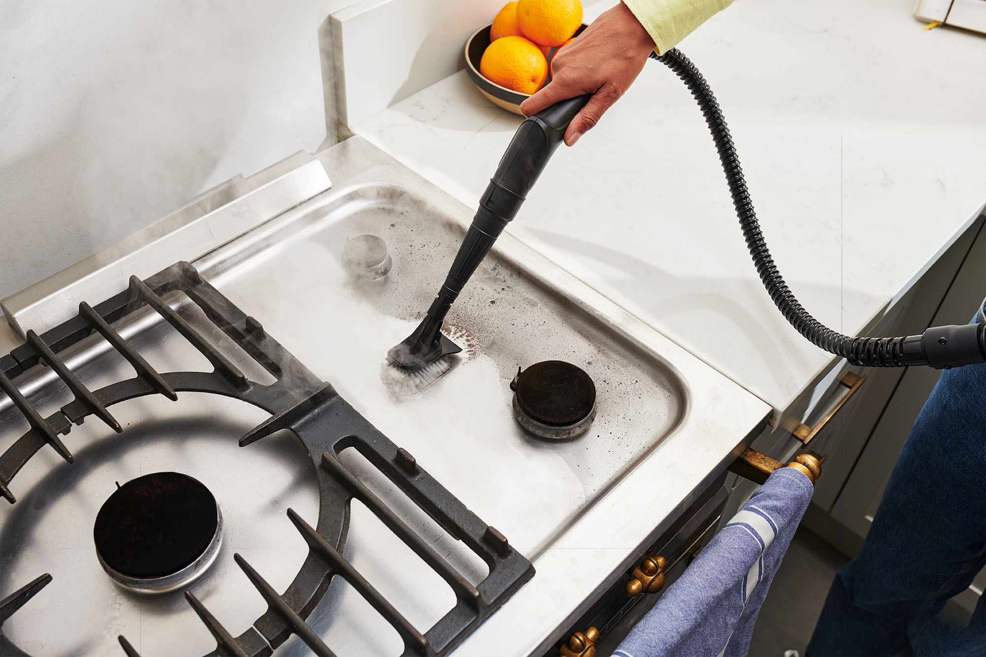 AA - HomePro Web Updates/AAA - New PDP Gallery Content/HardFloor Cleaners/Steam Fresh Home/VAX_Steam_Fresh_Home_-_Large_Scrubbing_Brush_Hob_Cleaning_copy