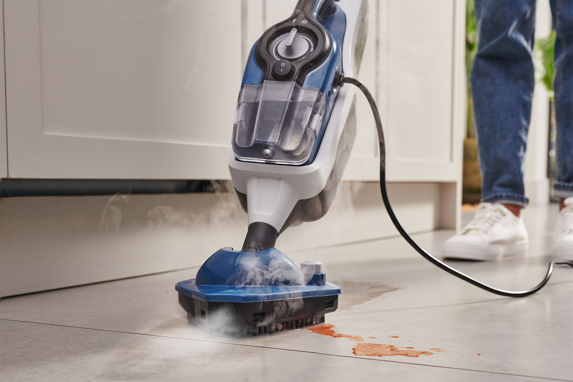 AA - HomePro Web Updates/AAA - New PDP Gallery Content/HardFloor Cleaners/Steam Fresh Total Home/VAX_Steam_Fresh_Total_Home_-_Built_In_Scrubbing_Brush_copy