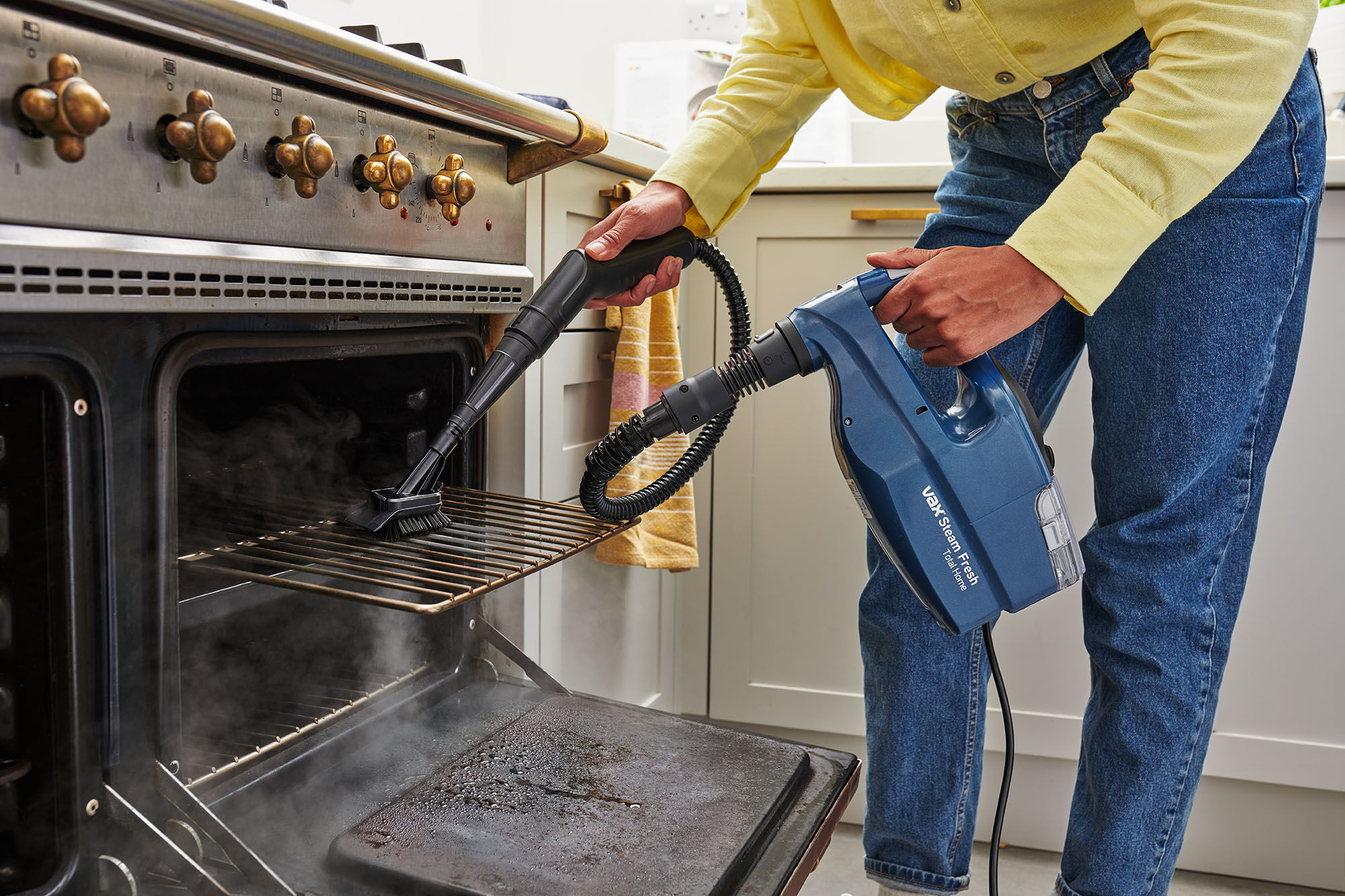 AA - HomePro Web Updates/AAA - New PDP Gallery Content/HardFloor Cleaners/Steam Fresh Total Home/VAX_Steam_Fresh_Total_Home_-_Large_Scrubbing_Brush_Black_Oven_Cleaning_copy