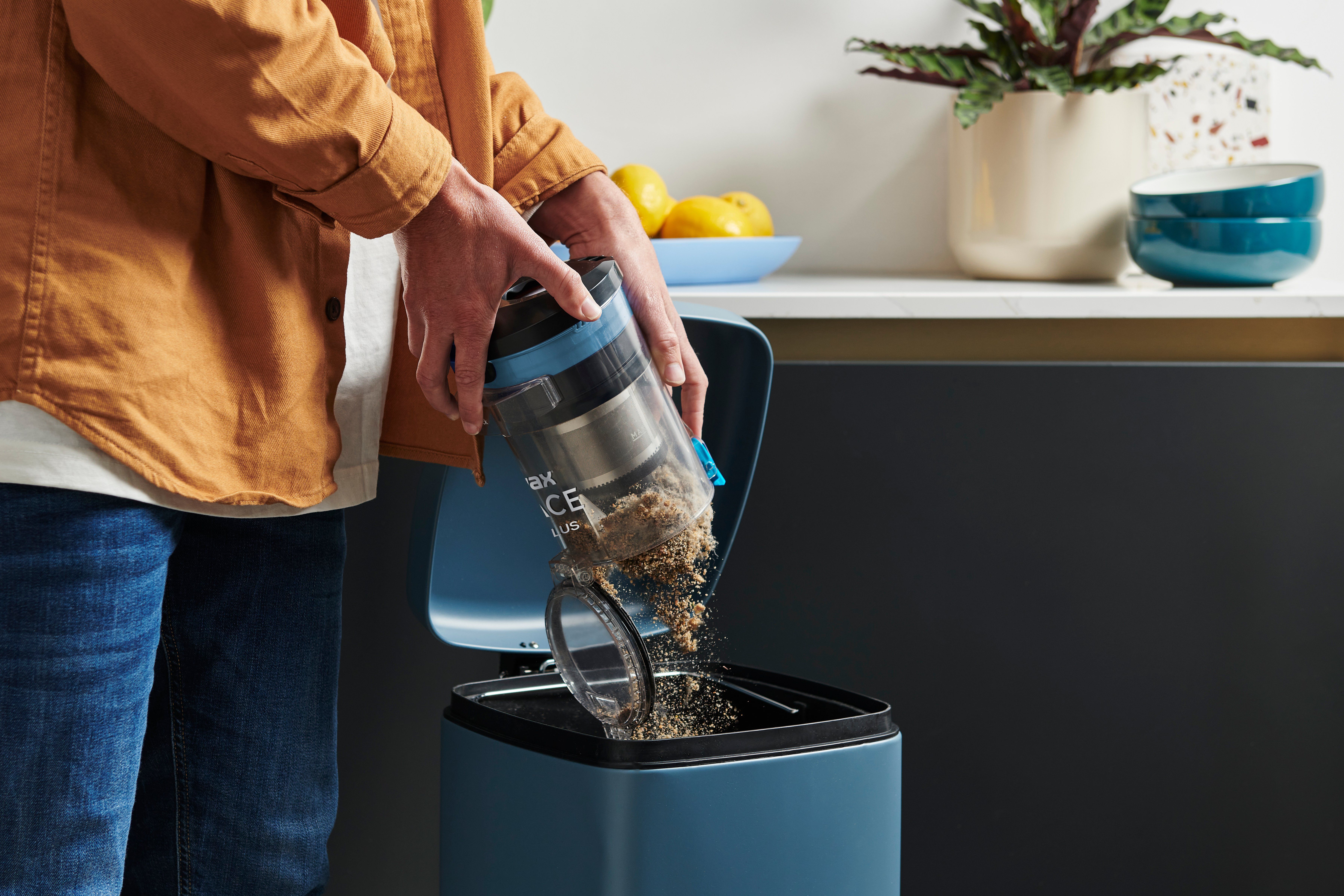 AA - HomePro Web Updates/AAA - New PDP Gallery Content/Cordless Vacuum Cleaners/Pace Plus/VAX_ONEPWR_Pace_Pet_-_Removable_Bin