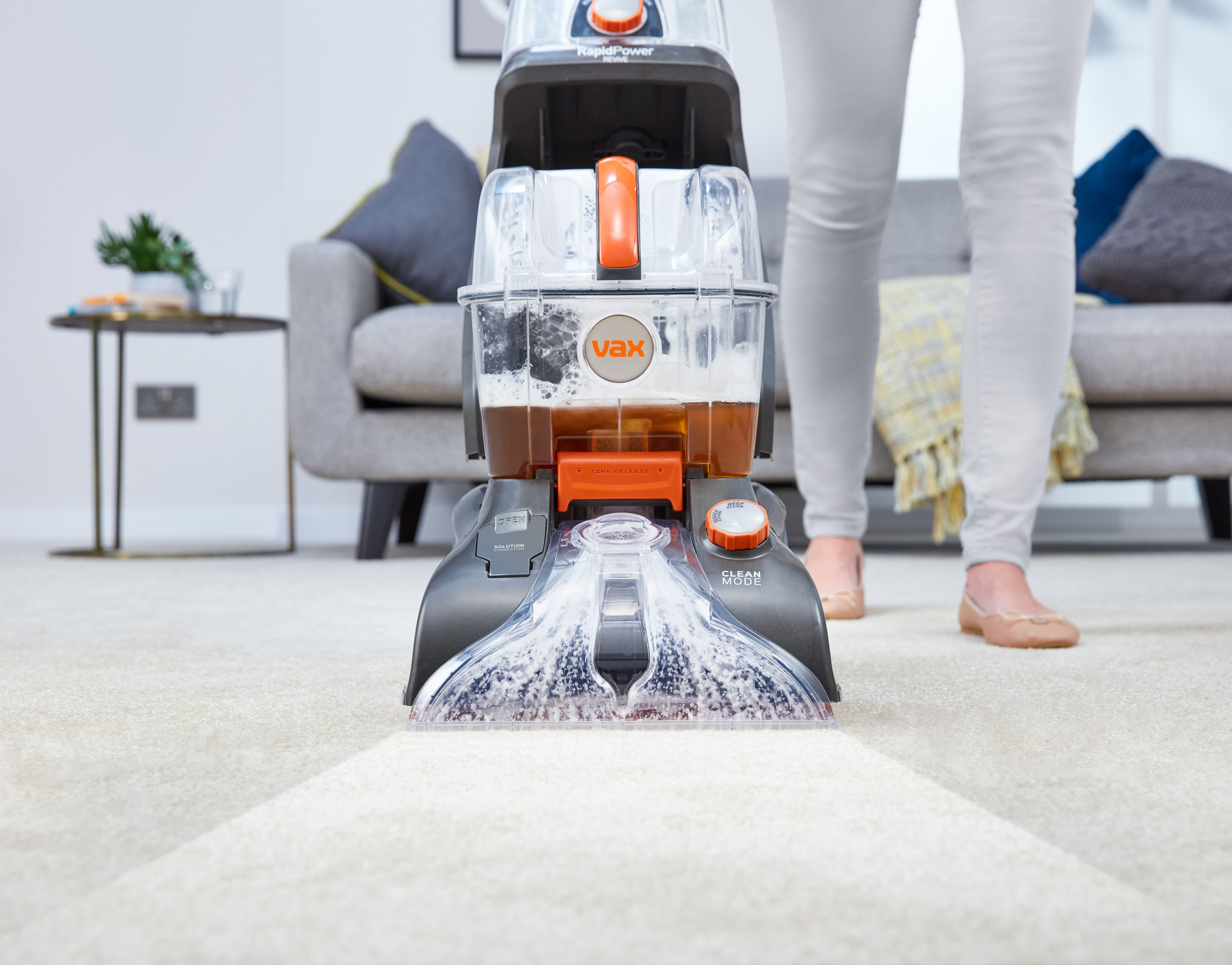 AA - HomePro Web Updates/AAA - New PDP Gallery Content/Carpet Cleaners/Rapid Power Revive/CWGRV011_RapidPowerRevive_DeepClean