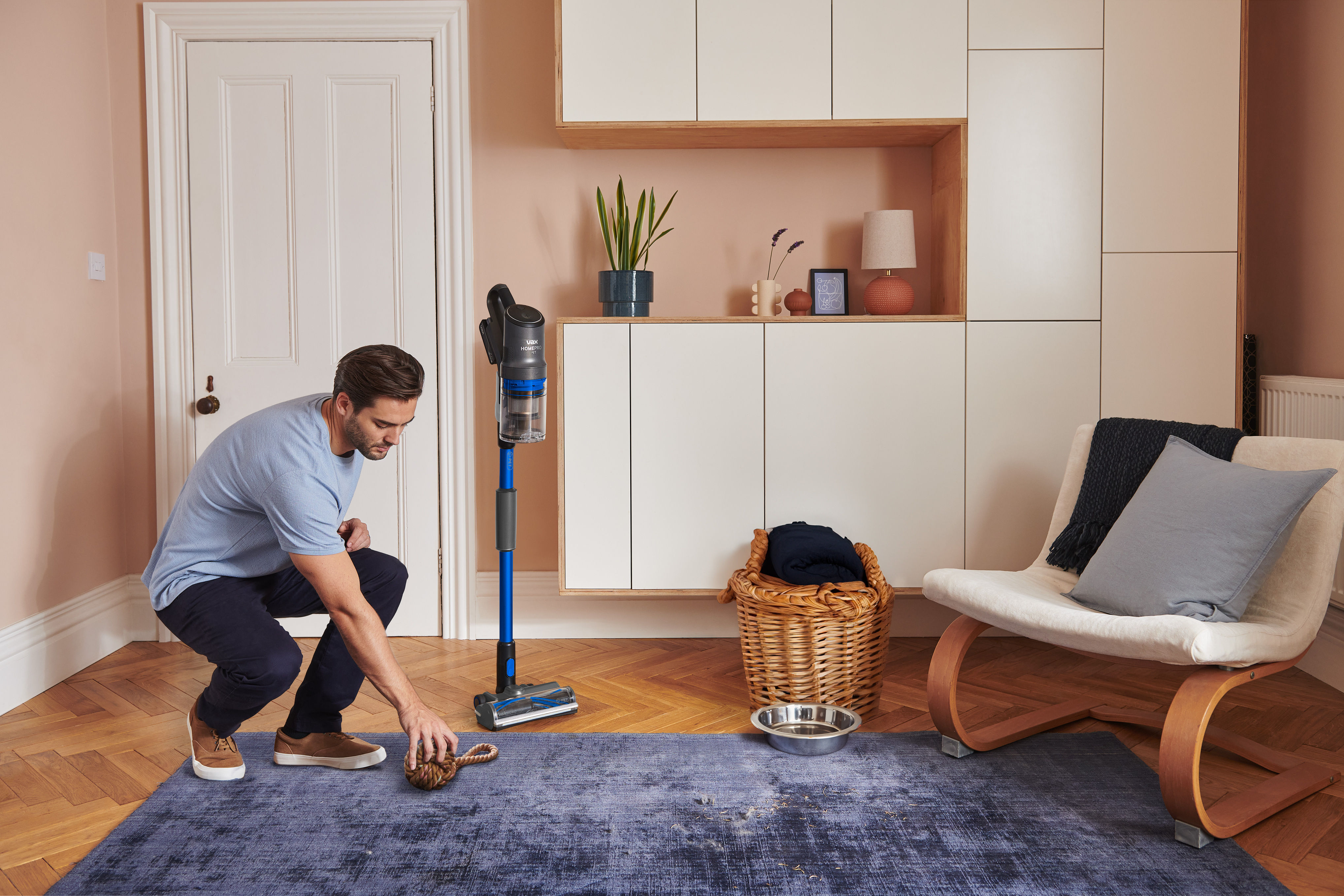 AA - HomePro Web Updates/AAA - New PDP Gallery Content/Cordless Vacuum Cleaners/HomePro Pet/VAX_HomePro_Pet_-_Self_Standing_Supervised